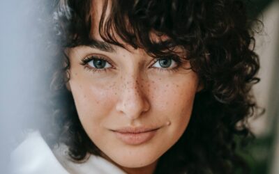 Guía completa para elegir las monturas de gafas que mejor se adaptan a tu rostro
